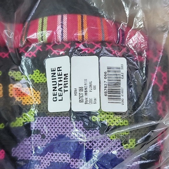 🎁 Clever Carriage Company Eclectic Shopper Satchel - Picture 9 of 9